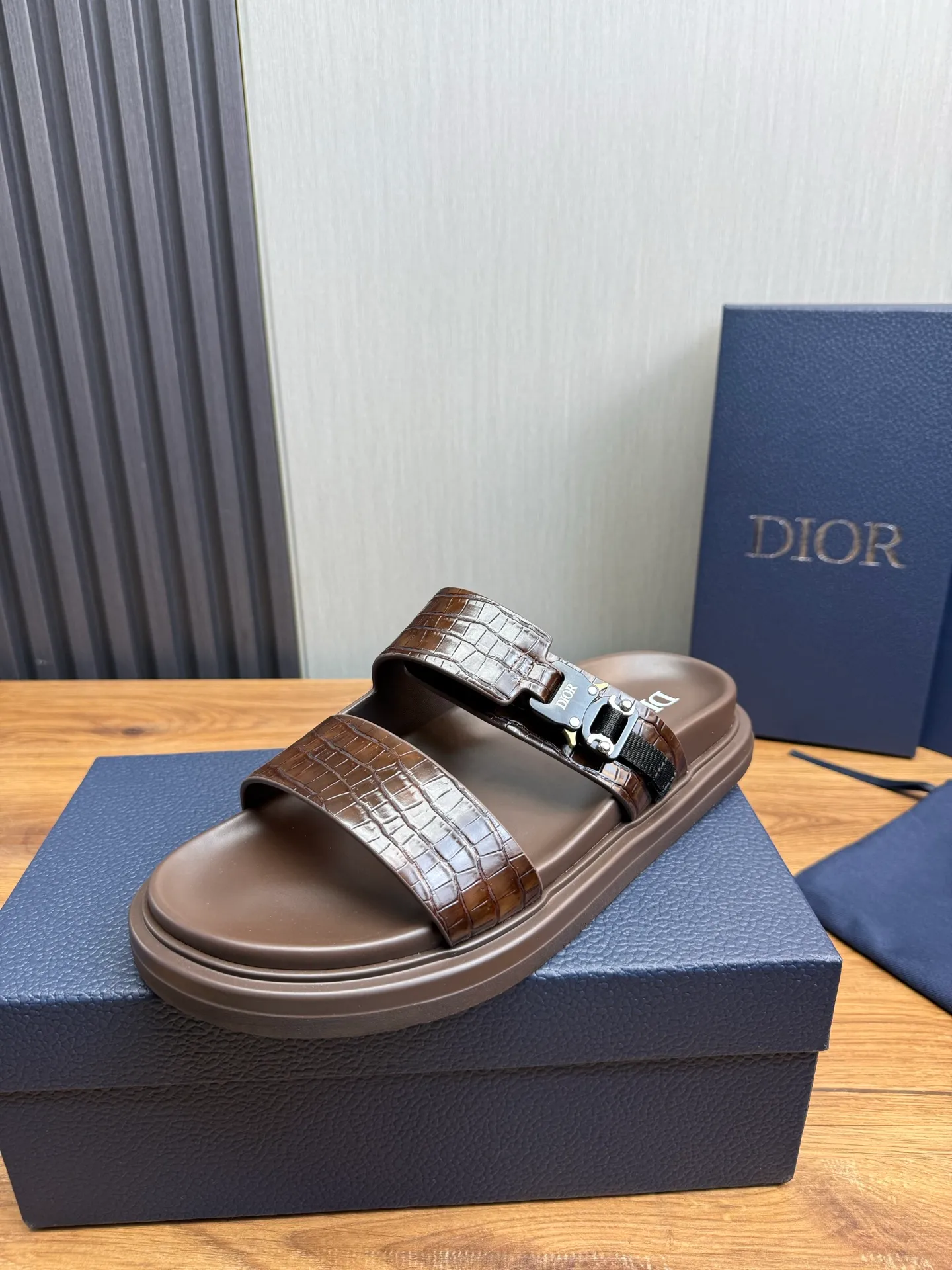 Men's shoes 300💰 Dior. Men's slippers🩴 Official website 1:1 production 38-45 size 45 46 🉑️Customized original material shipped✅